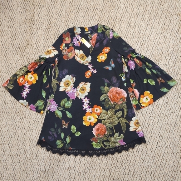 Alexia Admor Dresses & Skirts - NWT Alexia Admor Vintage Botanical Dark Floral Dress Size Small Bell Sleeves
